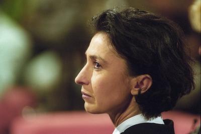 Bildnummer: 58438592  Datum: 01.09.1999  Copyright: imago/teutopressRenan Demirkan Farbnegativ 09/99 pp Frau Autor Schriftstellerei Literatur Buch TV Fernsehen Schauspiel dunkelhaarig leger neutral Portrait quer Profil People x0x xkg 1999 quer  58438592 Date 01 09 1999 Copyright Imago  Renan Demirkan Color negative 09 99 PP Woman Author Writing Literature Book TV Television Acting dark haired casual neutral Portrait horizontal Profile Celebrities x0x xkg 1999 horizontal-stock-foto