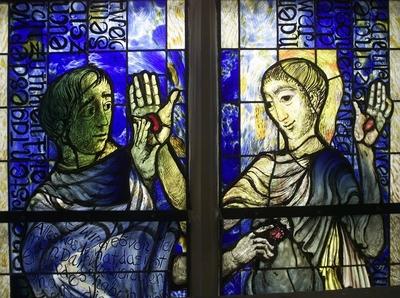 Detail des neuen Bach Fensters mit Thomas links und Jesus im Chorraum der Thomaskirche in Leipzig-stock-photo