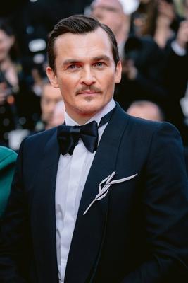 78eme Festival International du Film de Cannes. Mont?e des marches du film The Phoenician Theme. BAELEN-stock-photo