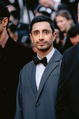 78eme Festival International du Film de Cannes. Mont?e des marches du film The Phoenician Theme. BAELEN-stock-photo