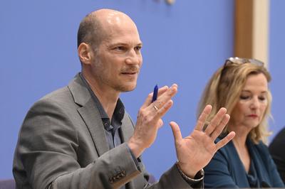 Benjamin Etzold, Petra Bendel-stock-photo
