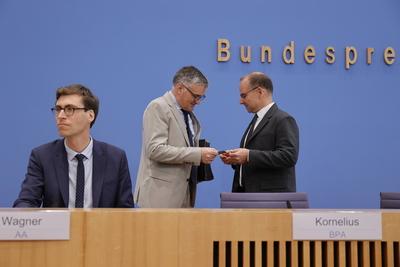 Christian Wagner, Stellvertretender Sprecher des Ausw?rtigen Amts, Regierungssprecher Stefan Kornelius, Deutschland, Ber-stock-foto