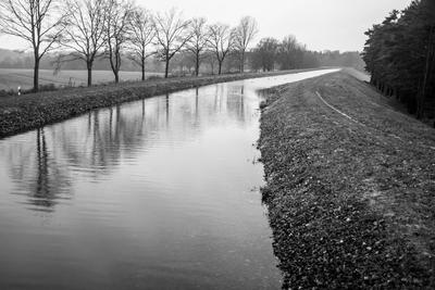 the Elbe-Lübeck-Canal flows through Schleswig-Holstein-stock-foto