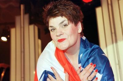 27/ Portr?t: Gayle Tufts als Miss America , in eine amerikanische Flagge geh?llt, Stars & Stripes, S?ngerin, Schauspiel-stock-photo