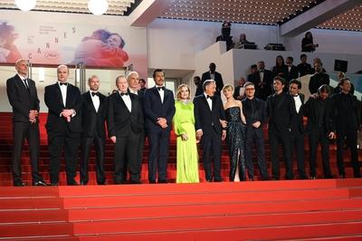 78eme Festival International du Film de Cannes. Mont?e des marches La femme la plus riche du monde. VOISIN-stock-photo