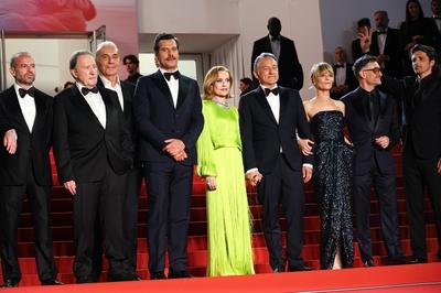 78eme Festival International du Film de Cannes. Mont?e des marches La femme la plus riche du monde. VOISIN-stock-photo