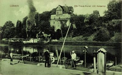 L?beck Schleswig Holstein, Blick auf den Elb Trave Kanal mit Kaisertor !AUFNAHMEDATUM GESCH?TZT!-stock-foto