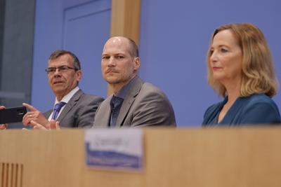 Dr. Franck D?vell, Universit?t Osnabr?ck, Prof. Dr. Benjamin Etzold, Bonn International Centre for Conflict Studies, Dr.-stock-foto