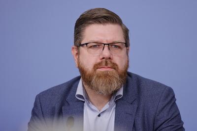 Geschaftsf?hrer: Daniel Kaddik, Deutschland, Berlin, Pressekonferenz: Bundesverband Freier Tankstellen und unabh?ngiger-stock-foto