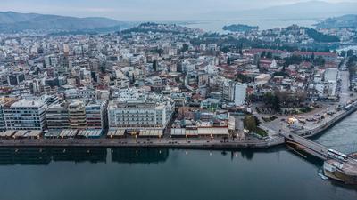 Griechenland - Insel Eub?a, Momentaufnahme der Stadt Chalkida, Hauptstadt der griechischen Insel Eub?a, griech.: Evia. E-stock-foto