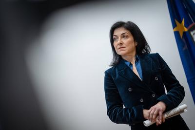 Pressestatement der Bundesministerin f?r Wirtschaft und Energie und der Exekutiv-Vizepr?sidentin der EU Kommission f?r einen sauberen, fairen und wettbewerbsf?higen Wandel in Berlin-stock-foto