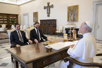 ITALY -  POPE  LEO XIV  RECEIVES IN PRIVATE AUDIENCE H.E.MR JANES DAVID VANCE, VICE PRESIDENT OF THE UNITED STATES OF AMERICA AND H.E.MR NARCO RUBIO  AT THE VATICAN  - 2025/5/19-stock-photo