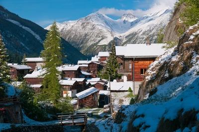 Blatten im Loetschental im Winter, Schweiz, Wallis, Blatten village Blatten in the Loetschental valley in winter, Switze-stock-foto