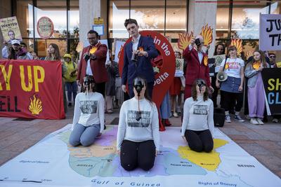 Campaigners Stage Oil Spill Outside Shell  HQ-stock-photo