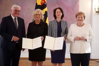 Ernennungsurkunde Bundesjustizminister-stock-foto