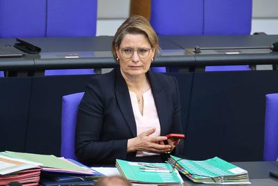 Berlin, Deutschland, 22.05.2025: Deutscher Bundestag: 7. Bundestagssitzung: Bundesministerin der Justiz und f?r Verbrauc-stock-photo