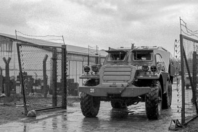 Aufgedeckt: Imes-Waffenlager in Kavelstorf - 02.12.1989: Am 2.12.1989 konnten Einwohner von Kavelstorf ein geheimes Waff-stock-foto