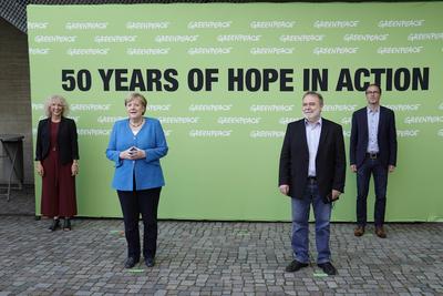 50 Jahre Greenpeace in Ozeaneum in Stralsund Aktuell, 30.08.2021, Stralsund, Gruppenbild Jennifer Morgan, Geschaeftsfue-stock-foto