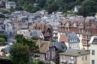 Etretat, Normandie-stock-photo