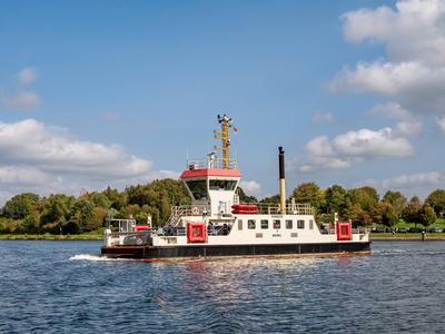 F?hre ?ber den Nord-Ostsee-Kanal von Nobiskrug nach Schacht-Audorf, Schleswig-Holstein, Deutschland-stock-foto