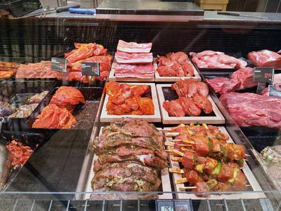 Marktkauf - Einkauf in einem Supermarkt oder Discounter-stock-foto