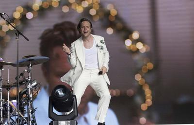 . 20/08/2023. Newbury, United Kingdom. Olly Murs performing at the Bet Victory Hungerford Day at Newbury Racecourse, Uni-stock-photo