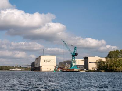 Trockendock der Werft Luerssen am Nord-Ostsee-Kanal, Schleswig-Holstein, Deutschland-stock-foto