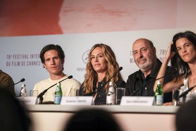 78eme Festival International du Film de Cannes. Conference de presse du film La venue de l&#039;avenir. VOISIN-stock-photo