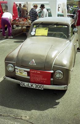 Oldtimer Treffen Berlin 1996 Lloyd LP 300 beim Oldtimer Treffen auf dem IBM Gelaende am Nahmitzer Damm in Berlin am 14.0-stock-photo