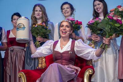 Die neue Hoheit im Bierland Bayern hei?t Anna Winkler und stammt aus Mainbernheim in Unterfranken. Im festlich geschmuec-stock-foto