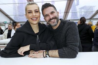 Verena Kerth mit Marc Terenzi im Hamburg am Freitag 22,03.2024 bei der Eroeffnung des Fahrgeschaeft Evolution - Flight Beyond Imagination , dem h?chsten transportablen Propeller-Fahrgesch?ft der Welt beim start des Hamburger Fruehlings Dom das Volkksfest des Norden findet vom 22. M?rz bis 21. April statt. HH Deutschland *** Verena Kerth with Marc Terenzi at Hamburg on Friday 22,03 2024 at the Opening of Driving business Evolution Flight BEYOND Imagination , the highest portable Propeller Rides the World at Start of Hamburg Springs Dom the Folk festival of North finds from 22 March to 21 April instead of HH Germany-stock-foto