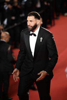 78eme Festival International du Film de Cannes. Mont?e des marches du film 13 jours 13 nuits. ARNAL-stock-photo