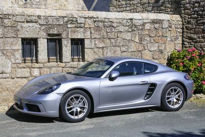 Porsche 718 Cayman Coupe, Penmarch, Departement Finistere Penn ar Bed, Region Bretagne Breizh, Frankreich *** Porsche 71-stock-foto