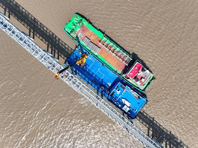 China Nuclear Tianwan Tidal Flat PV Construction-stock-foto