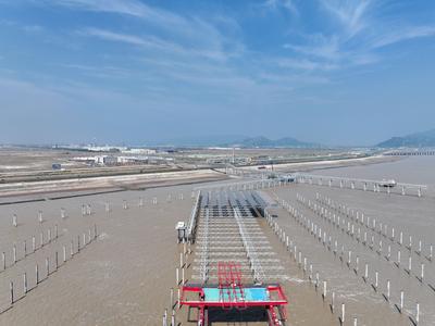 China Nuclear Tianwan Tidal Flat PV Construction-stock-foto