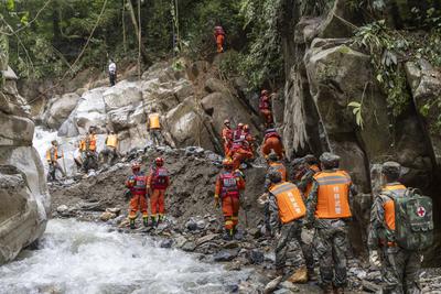 Mountain Flood Disaster Rescue in Sanshe-stock-foto