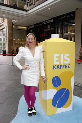 Ruth Moschner bei dem Themen Event-Tag Initiative-Milch Der Begehbare K?hlschrank inder Mall Of Berlin am 22.05.25 in Be-stock-foto