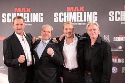 Christian Kahrmann, Uwe Boll, Heino Ferch und bei der Weltpremiere des Kinofilm - Max Schmeling - Eine Deutsche Legende-stock-photo