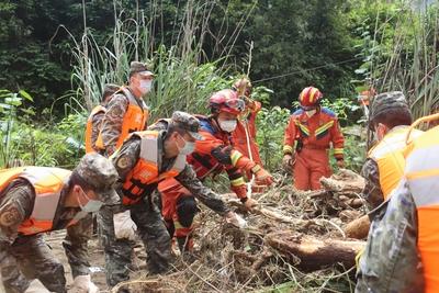 Mountain Flood Disaster Rescue in Sanshe-stock-foto