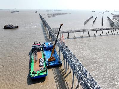 China Nuclear Tianwan Tidal Flat PV Construction-stock-foto