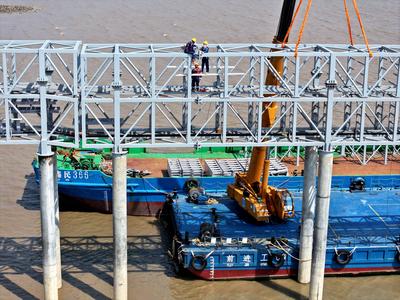 China Nuclear Tianwan Tidal Flat PV Construction-stock-foto