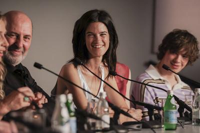 78eme Festival International du Film de Cannes. Conference de presse du film La venue de l&#039;avenir. VOISIN-stock-photo