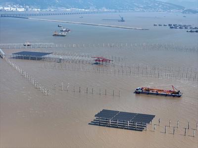China Nuclear Tianwan Tidal Flat PV Construction-stock-foto