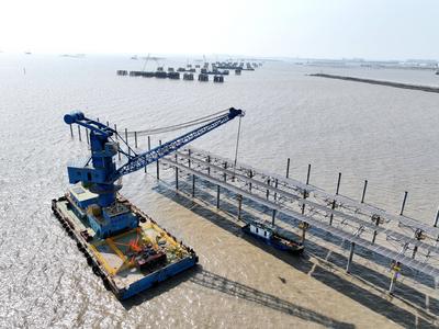 China Nuclear Tianwan Tidal Flat PV Construction-stock-foto