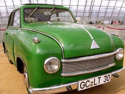 Oldtimer Lloyd LP 300 aus dem Jahr 1952 auf der AMI 2004 in Leipzig-stock-photo