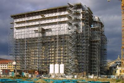 Dresden Frauenkirche, Baustelle und Tr?mmer w?rend des Wiederaufbaues. Die Frauenkirche in Dresden ist eine evangelisch--stock-foto