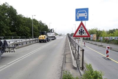 25.05.2025, Br?cke Stra?e An der Wuhlheide wird abgerissen, aufgrund der bestehenden Einsturzgefahr wurde der kontrollie-stock-foto