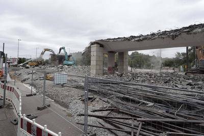 25.05.2025, Br?cke Stra?e An der Wuhlheide wird abgerissen, aufgrund der bestehenden Einsturzgefahr wurde der kontrollie-stock-foto