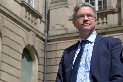 Mike Schubert im Portrait-stock-foto
