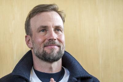 Trainer Sebastian Hoene?. Die Mannschaft des VfB Stuttgart tr?gt sich im Rathaus in das Goldene Buch der Landeshauptstad-stock-foto